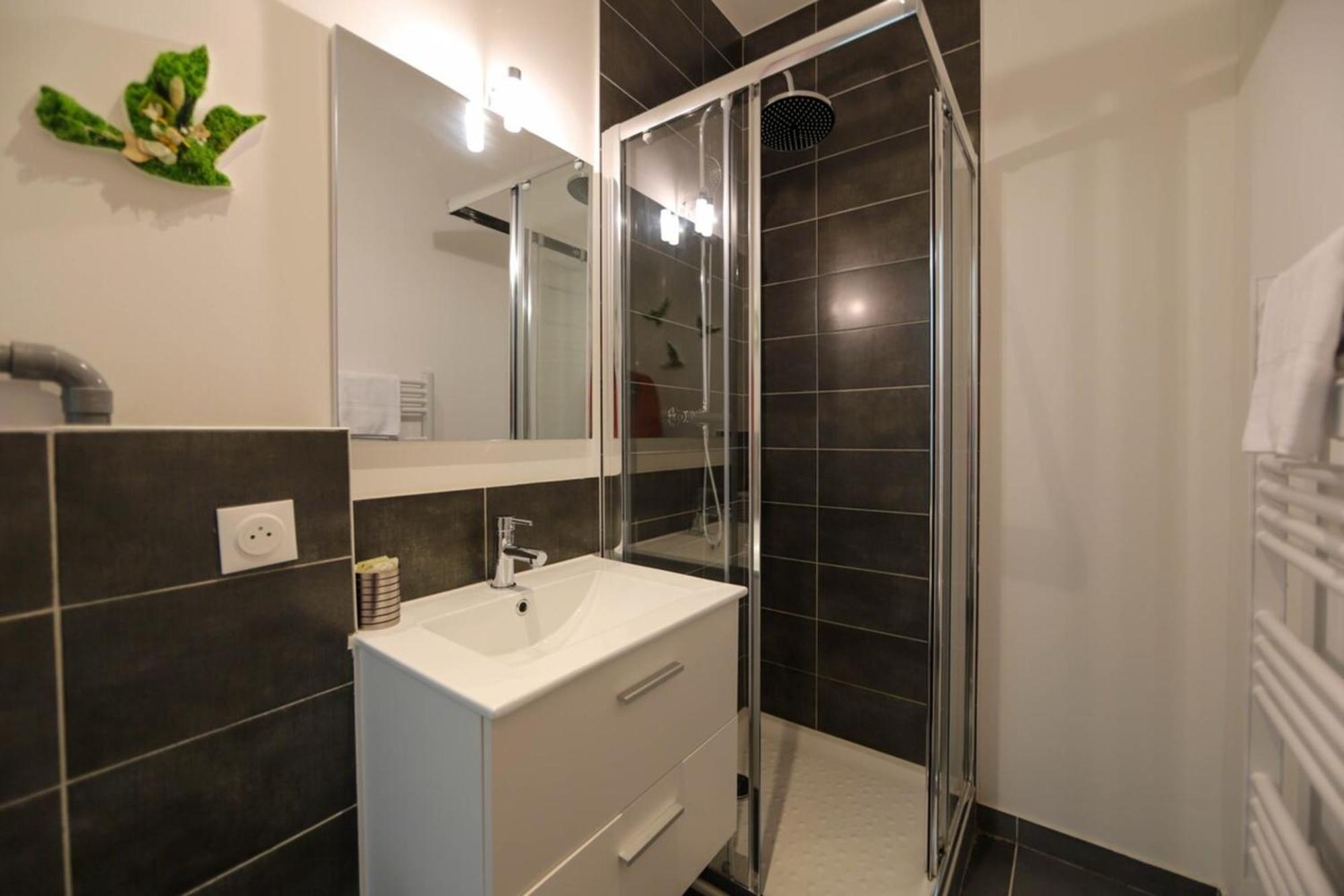 Apartamento Le Petit Plus - Studio Confortable Avec Parking Annecy Exterior foto